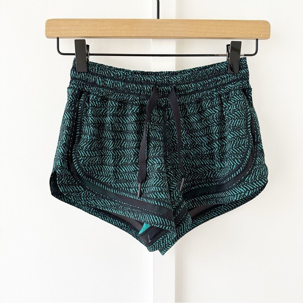 LULULEMON green hotty hot short